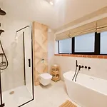 Sporthaus - Private Mountain Escape *